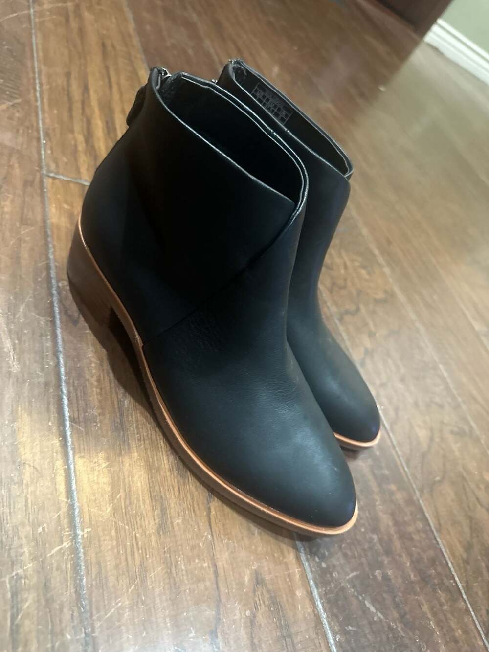 Soludos Venetian Black Leather Ankle Booties‎
